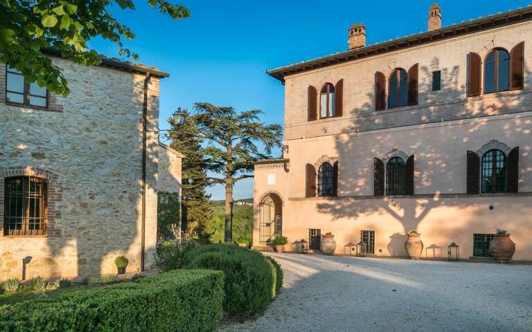 large vacation villa in Tuscany