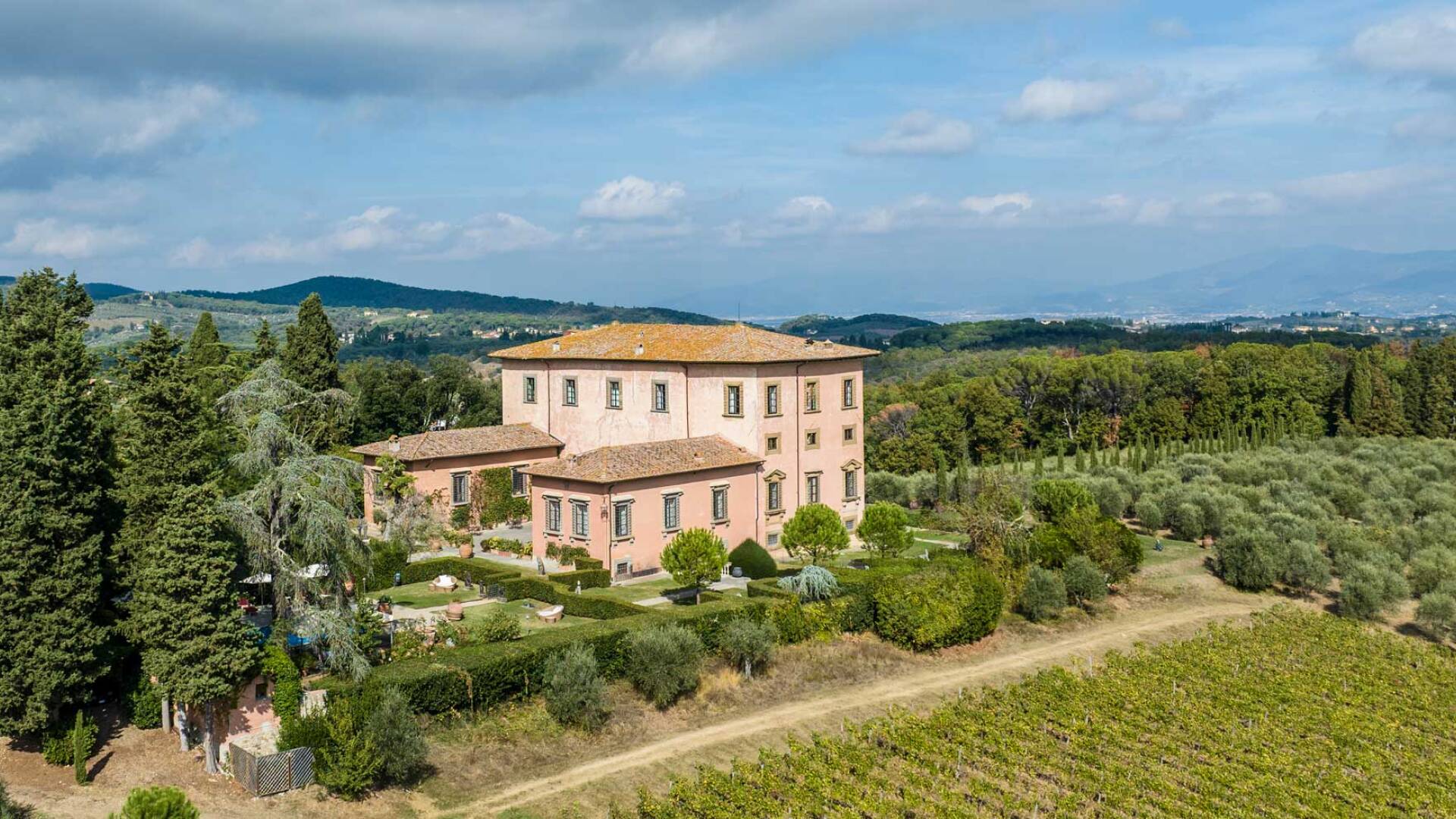 luxury vacation Villa Machiavelli for rent, Tuscany
