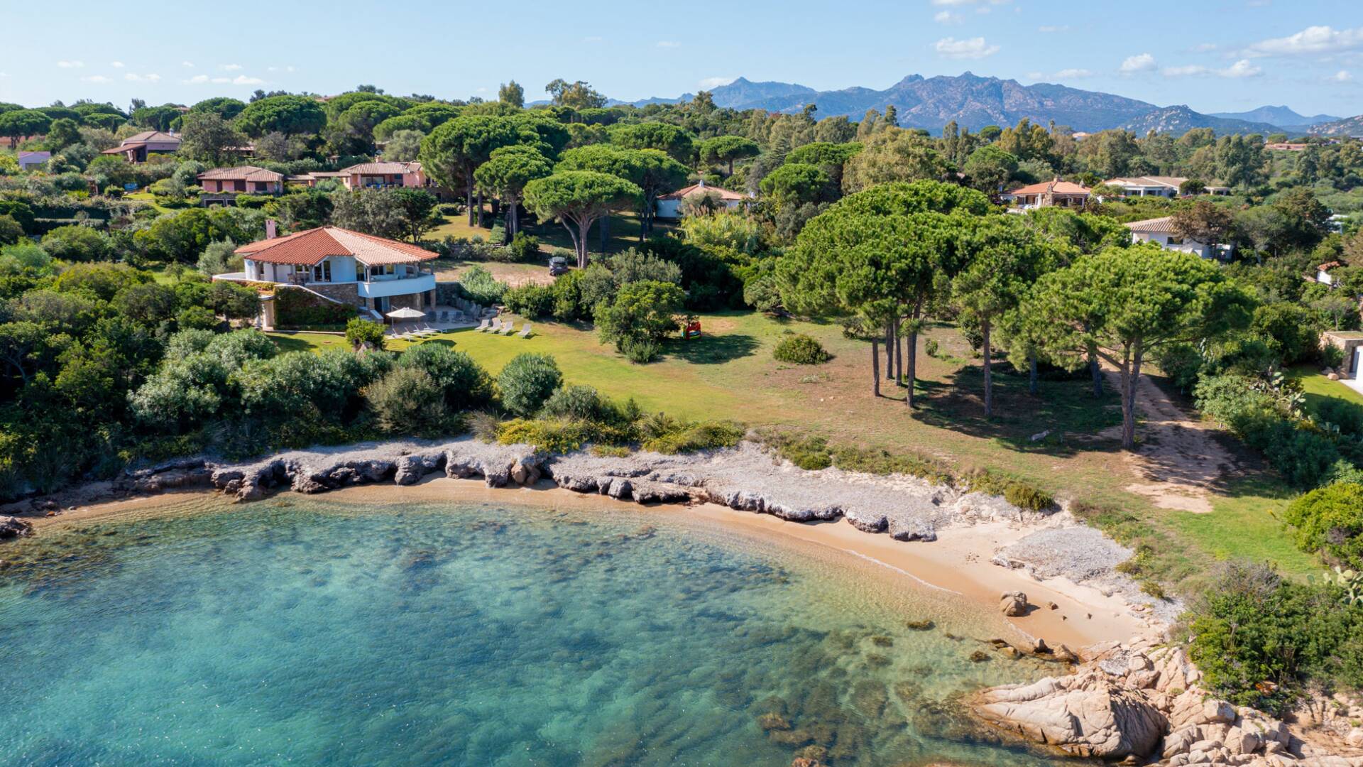 beachfront villa for rent in Sardinia