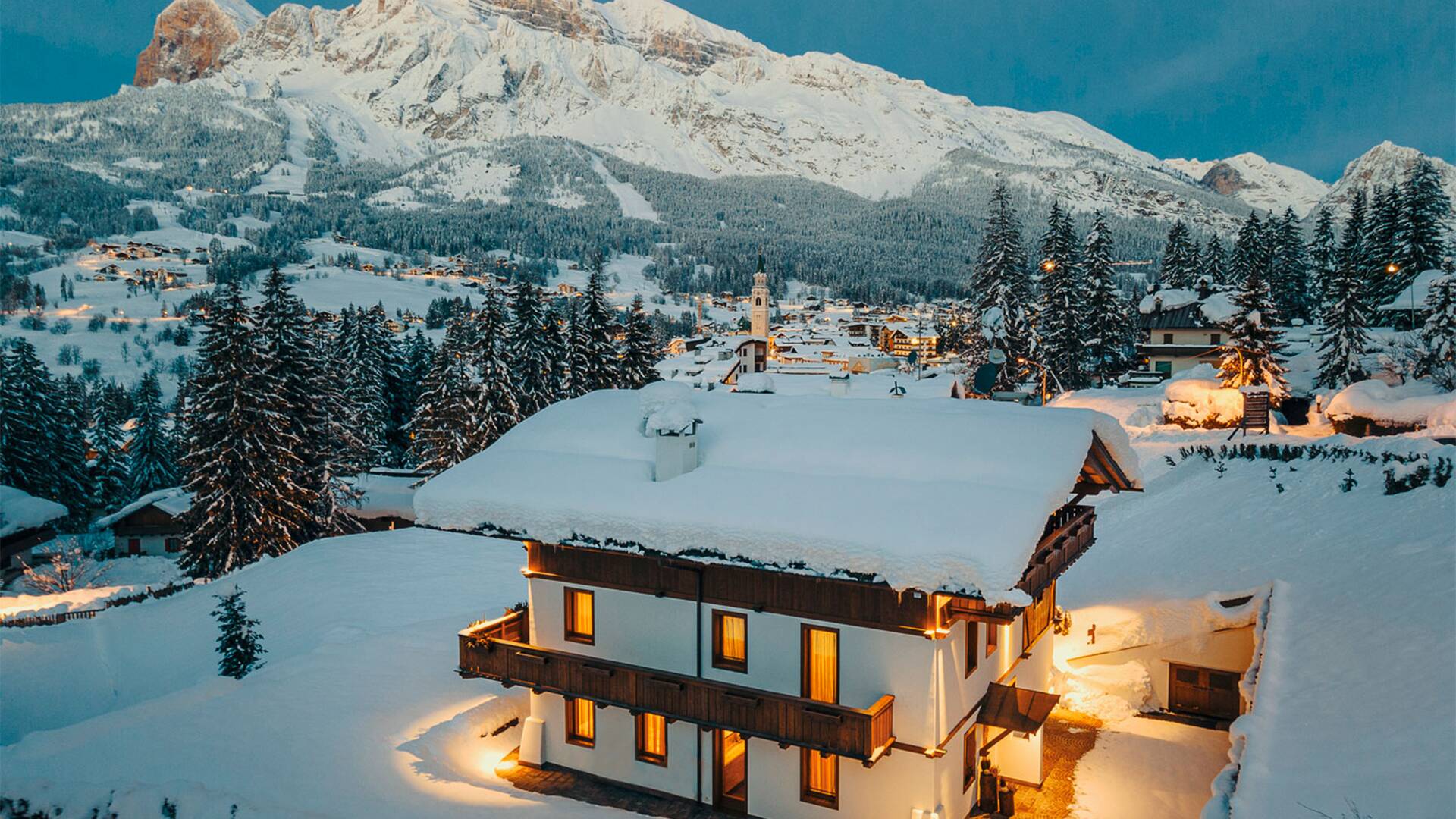 night view luxury Chalet Pinoli, Cortina d'Ampezzo