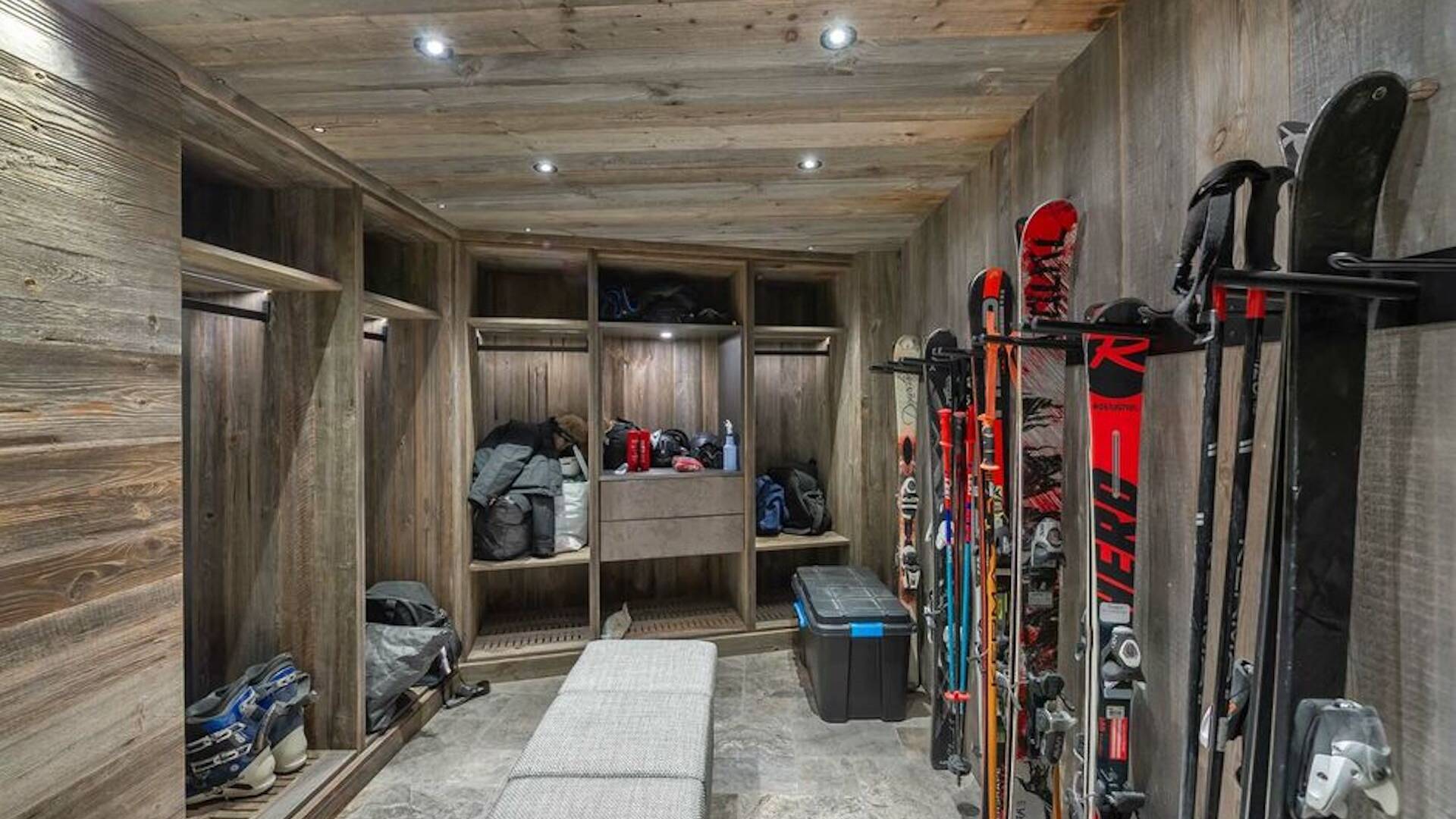 ski room