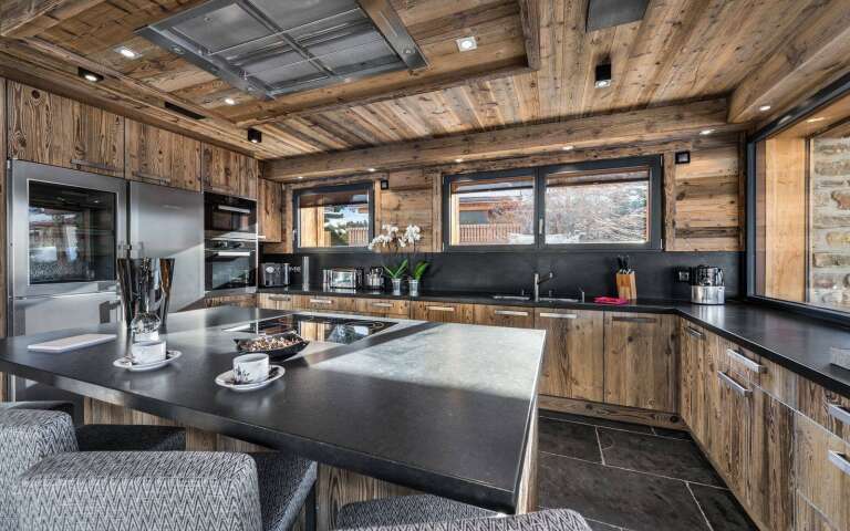 fully equipped gourmet kitchen with cooking island