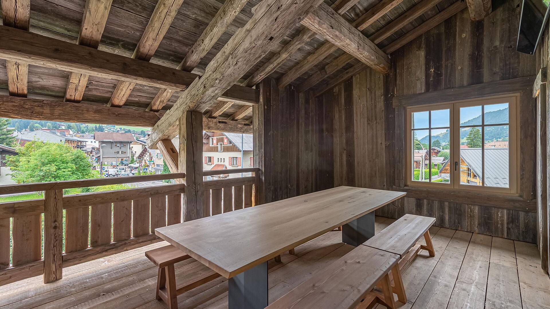 luxury alpine retreat Chalet Cyprès for weekly rentals in Megève, French Alps