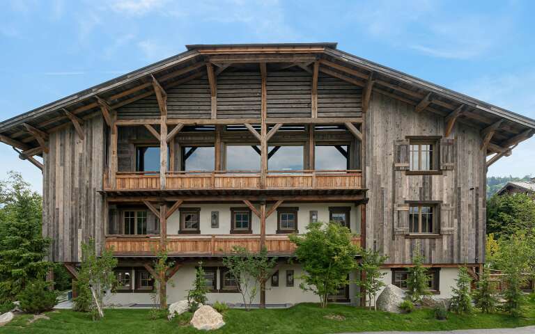 luxury ski resort Chalet Cyprès for weekly rentals in Megève, French Alps