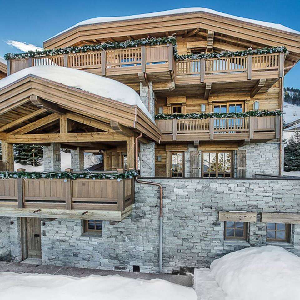luxury ski resort Chalet Molière for weekly rentals in Courchevel 1850, French Alps