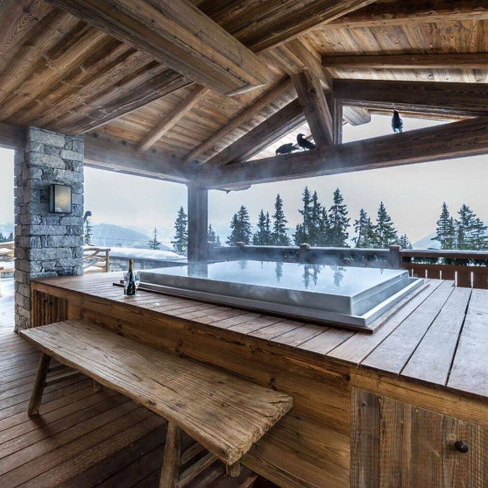 outdoor Jacuzzi hot tub