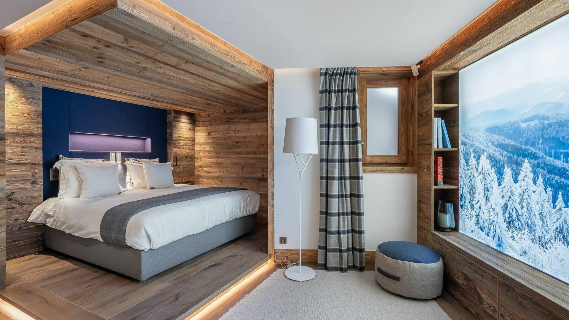 spacious double bedroom