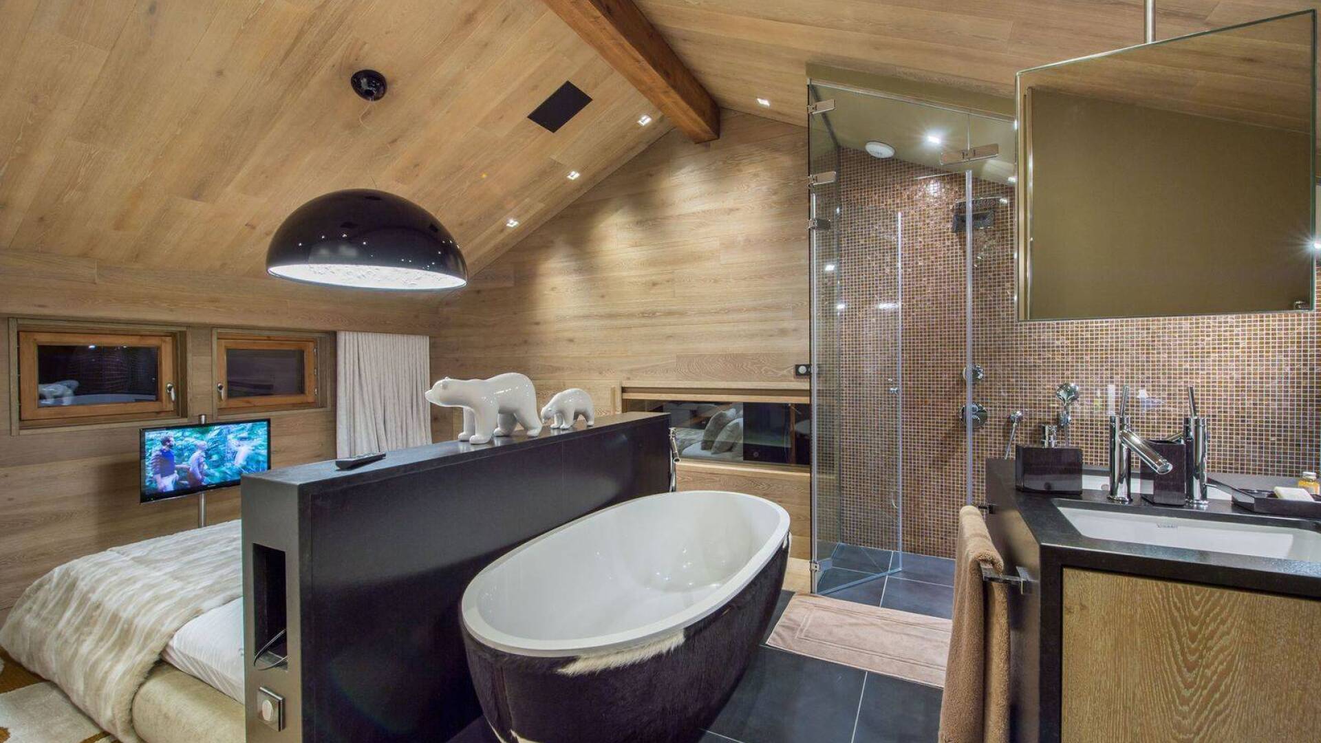 en suite bath tub and shower cabin