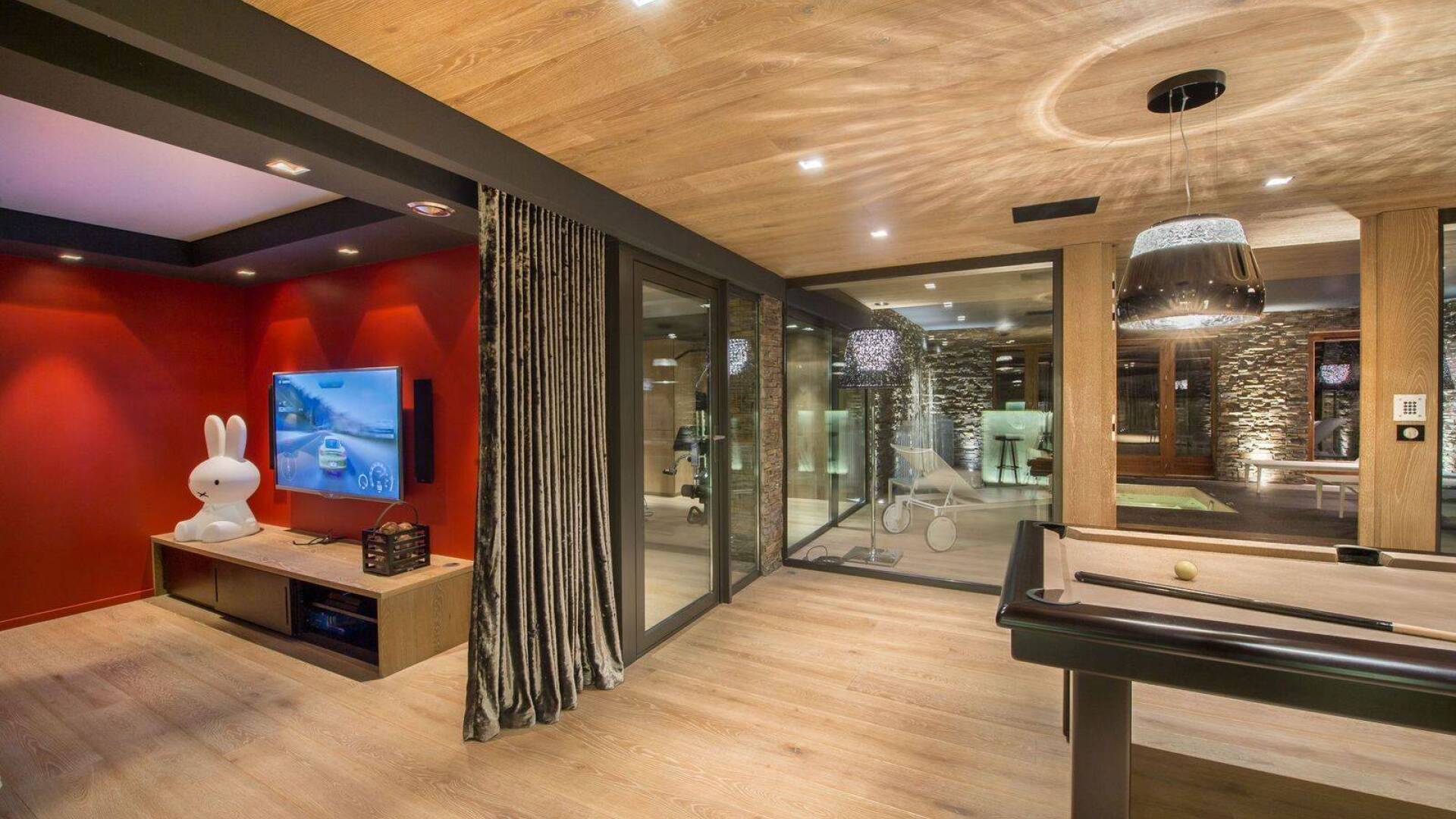 luxury ski resort Chalet Mauriac for weekly rentals in Courchevel 1850, French alps
