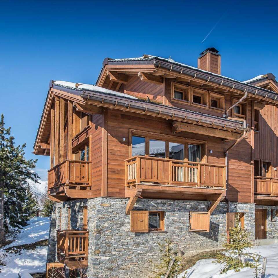 luxury ski resort Chalet Mauriac for weekly rentals in Courchevel 1850, French alps