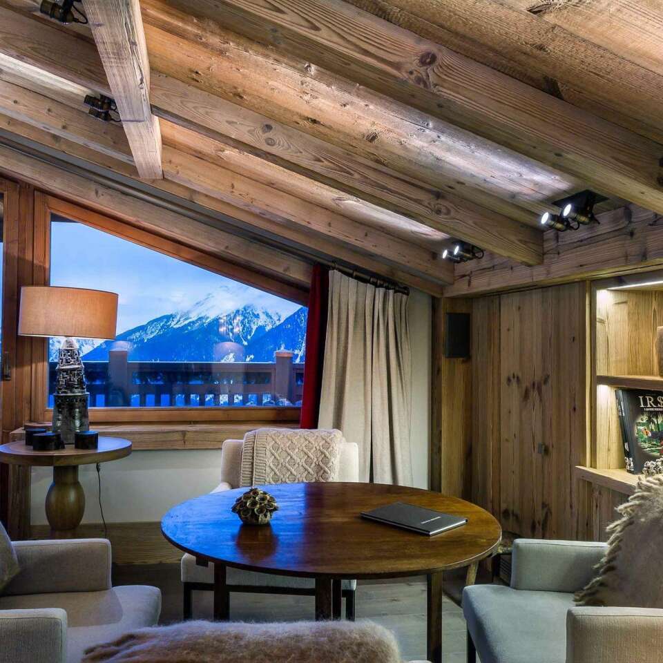 living room with access to outdoor balcony