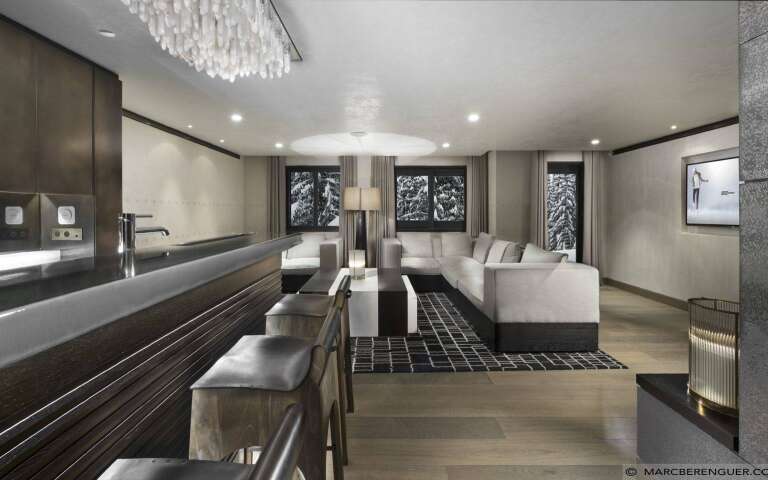 luxury ski resort chalet Cèdre Rouge for weekly rentals in Courchevel, French Alps