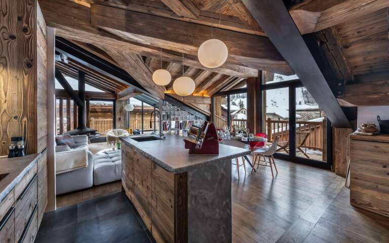 fully equipped kitchen with cooking island