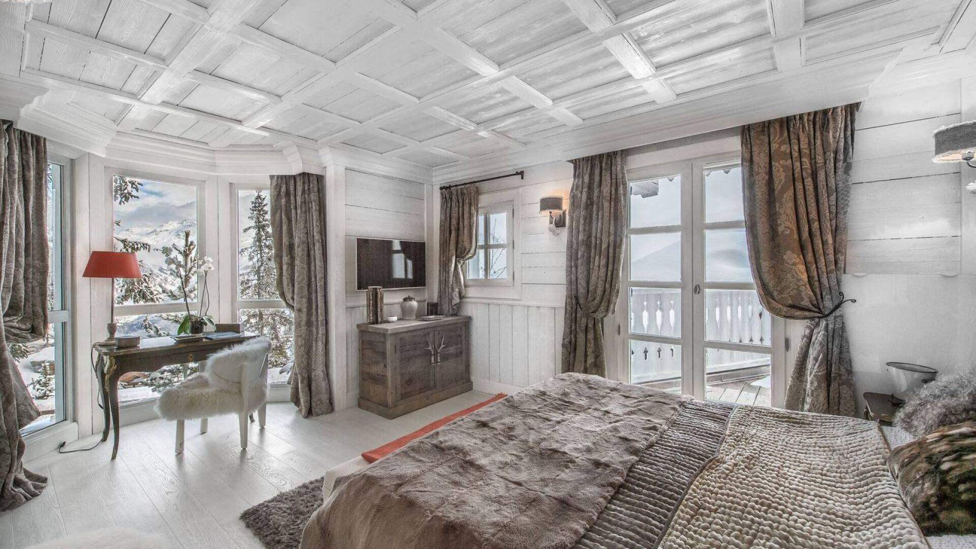 luxury double bedroom