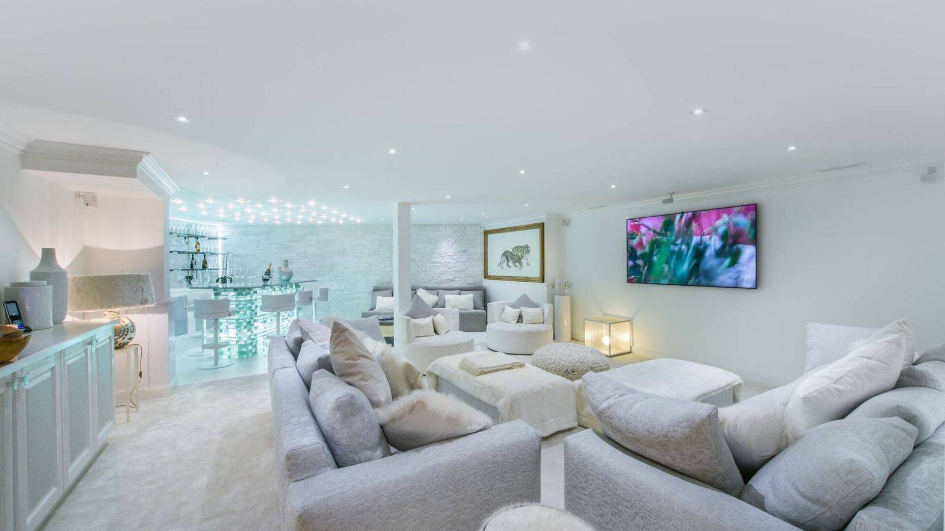 lounge area