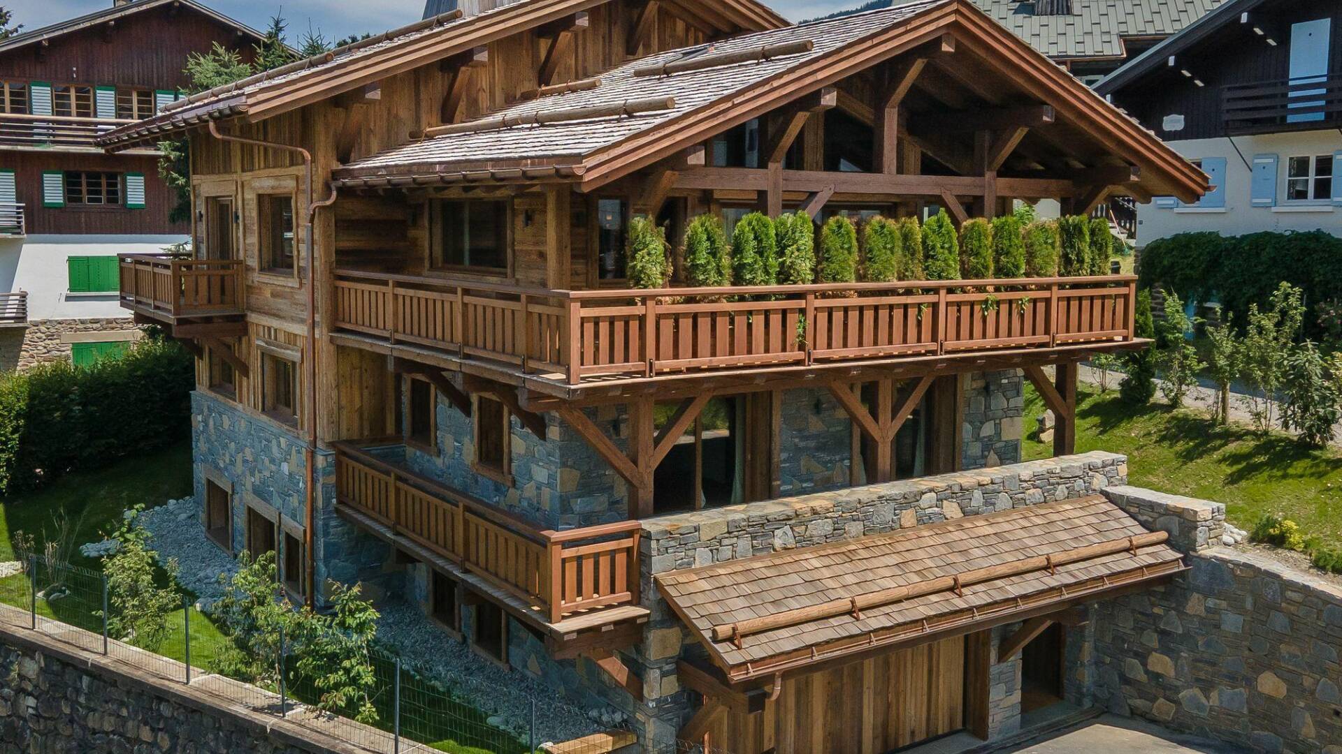luxury mountain Chalet Doussié for weekly rentals in the French Alps