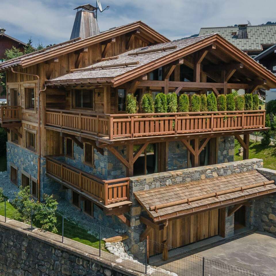luxury mountain Chalet Doussié for weekly rentals in the French Alps