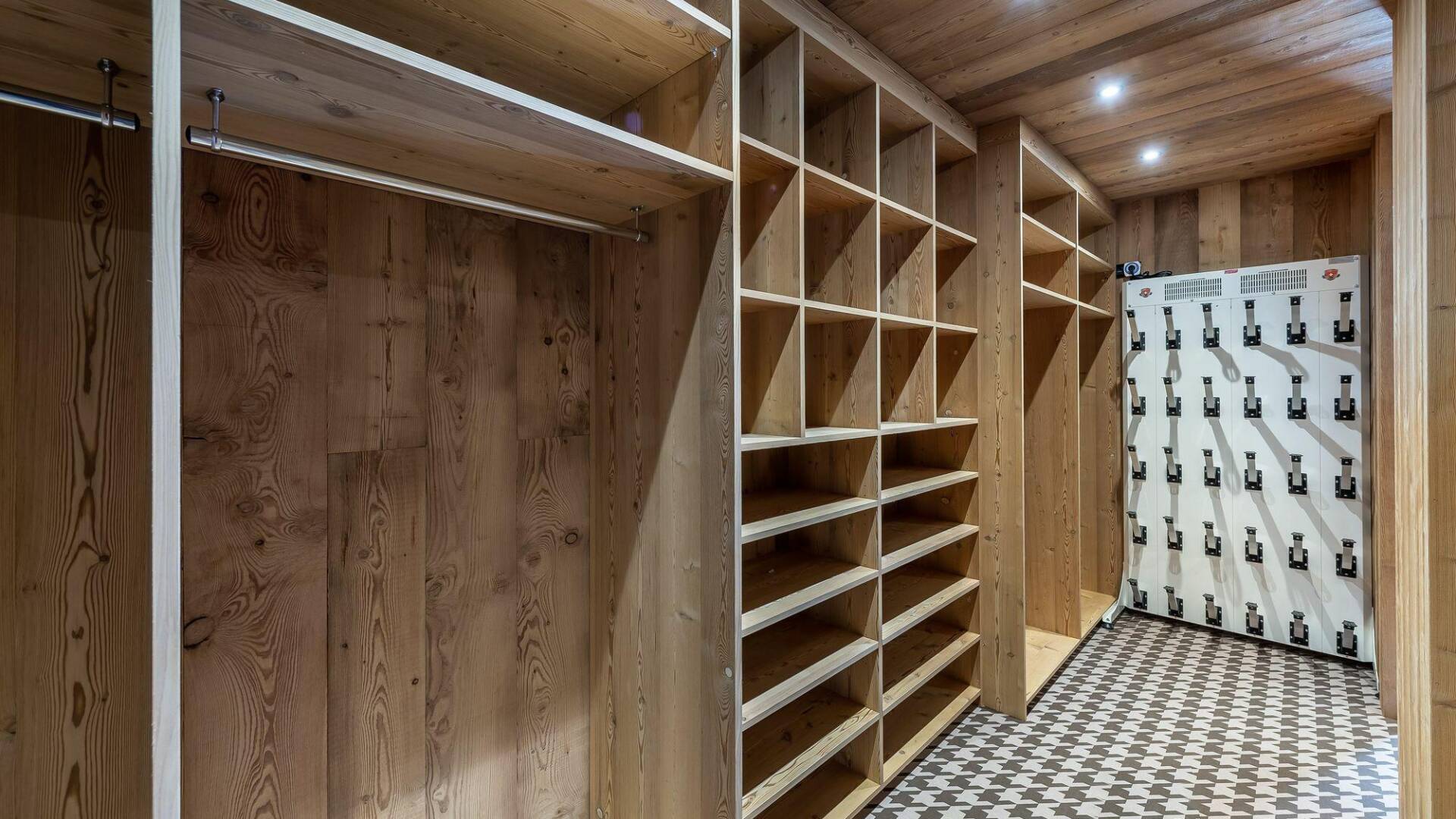 ski room