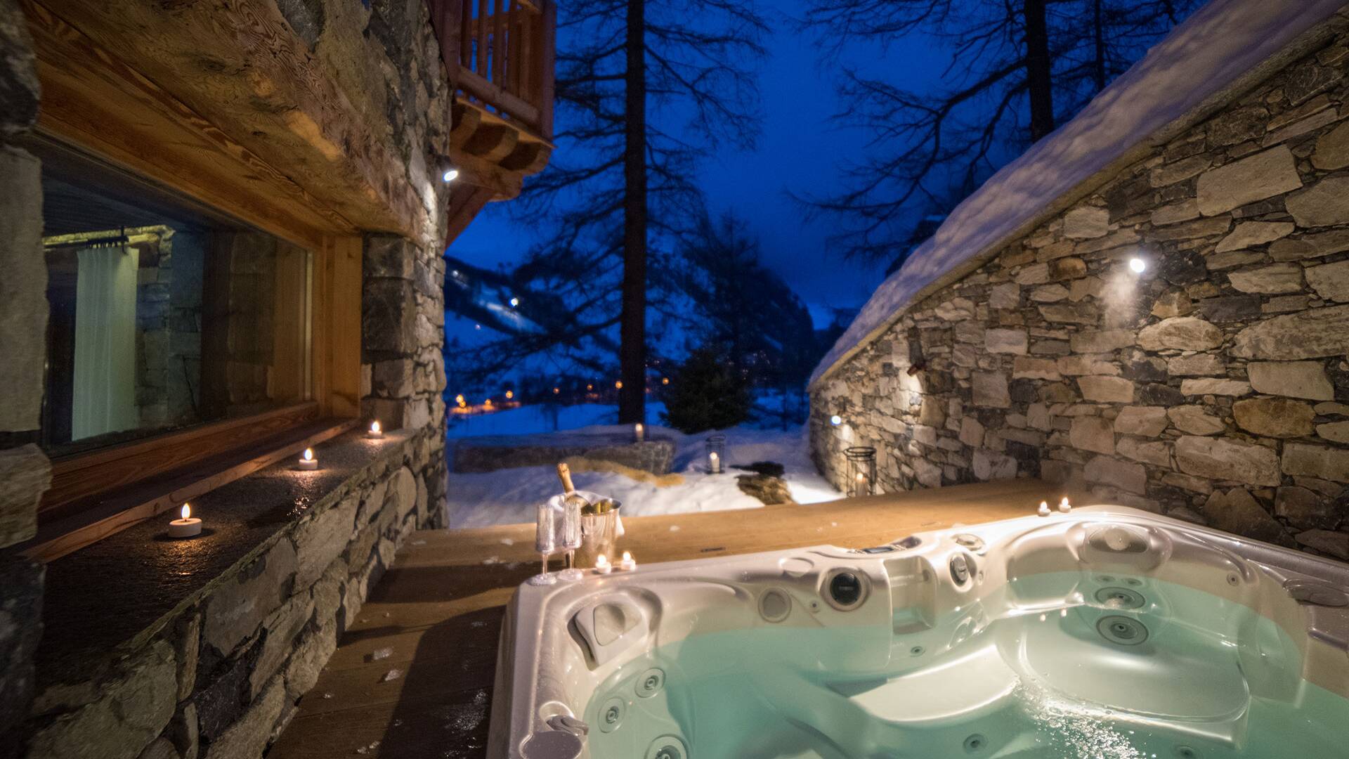 outdoor Jacuzzi