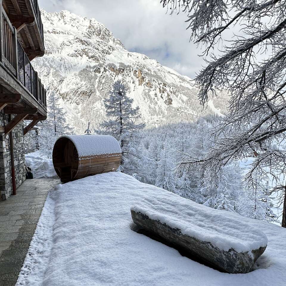 luxury ski resort Chalet Acacia for weekly rental in France, French Alps