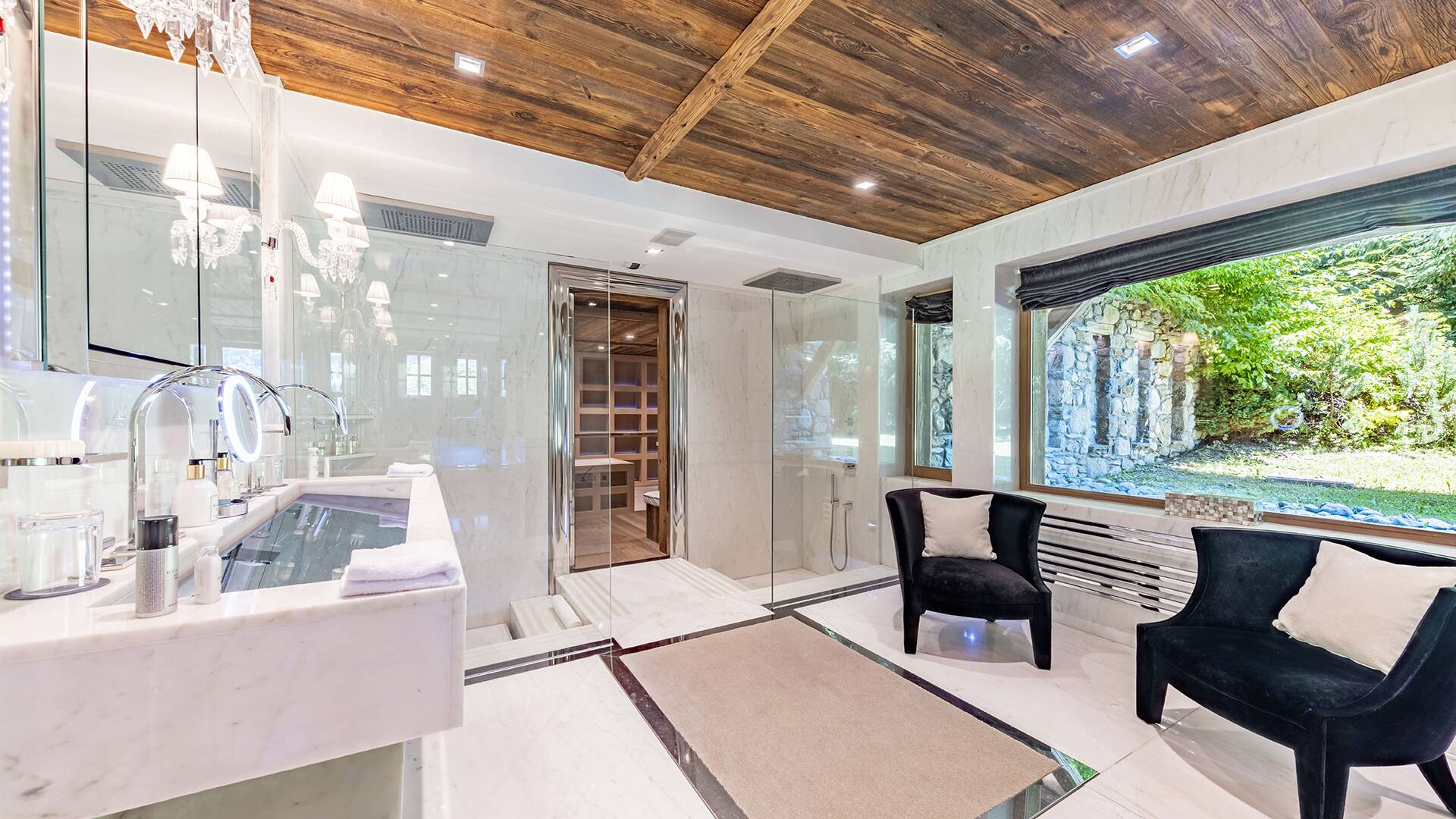 en suite bathroom with double lavabo and walk-in shower