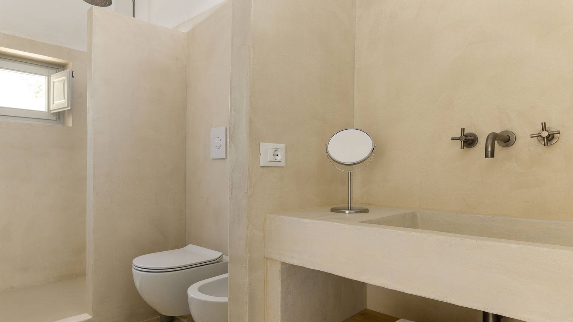 en suite bathroom