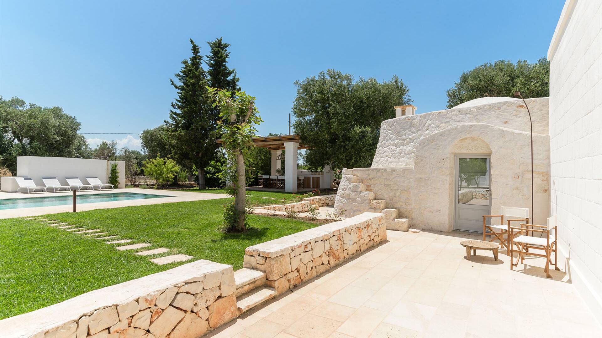 luxury villa Melarossa for weekly rentals in Puglia