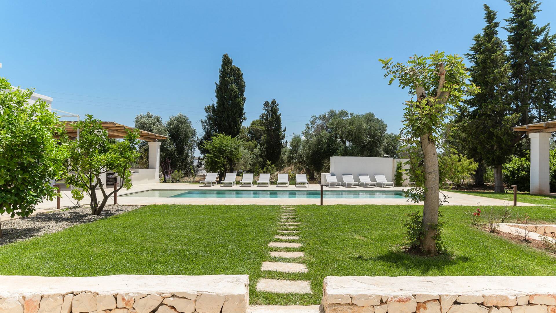 luxury villa Melarossa for weekly rentals in Puglia