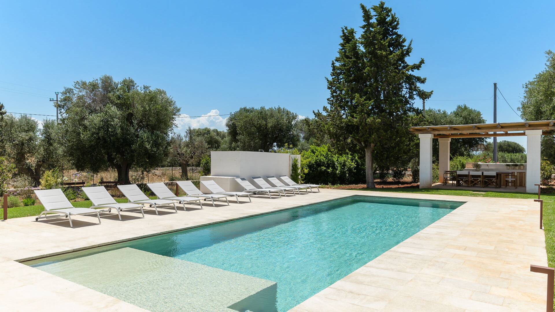 luxury villa Melarossa for weekly rentals in Puglia