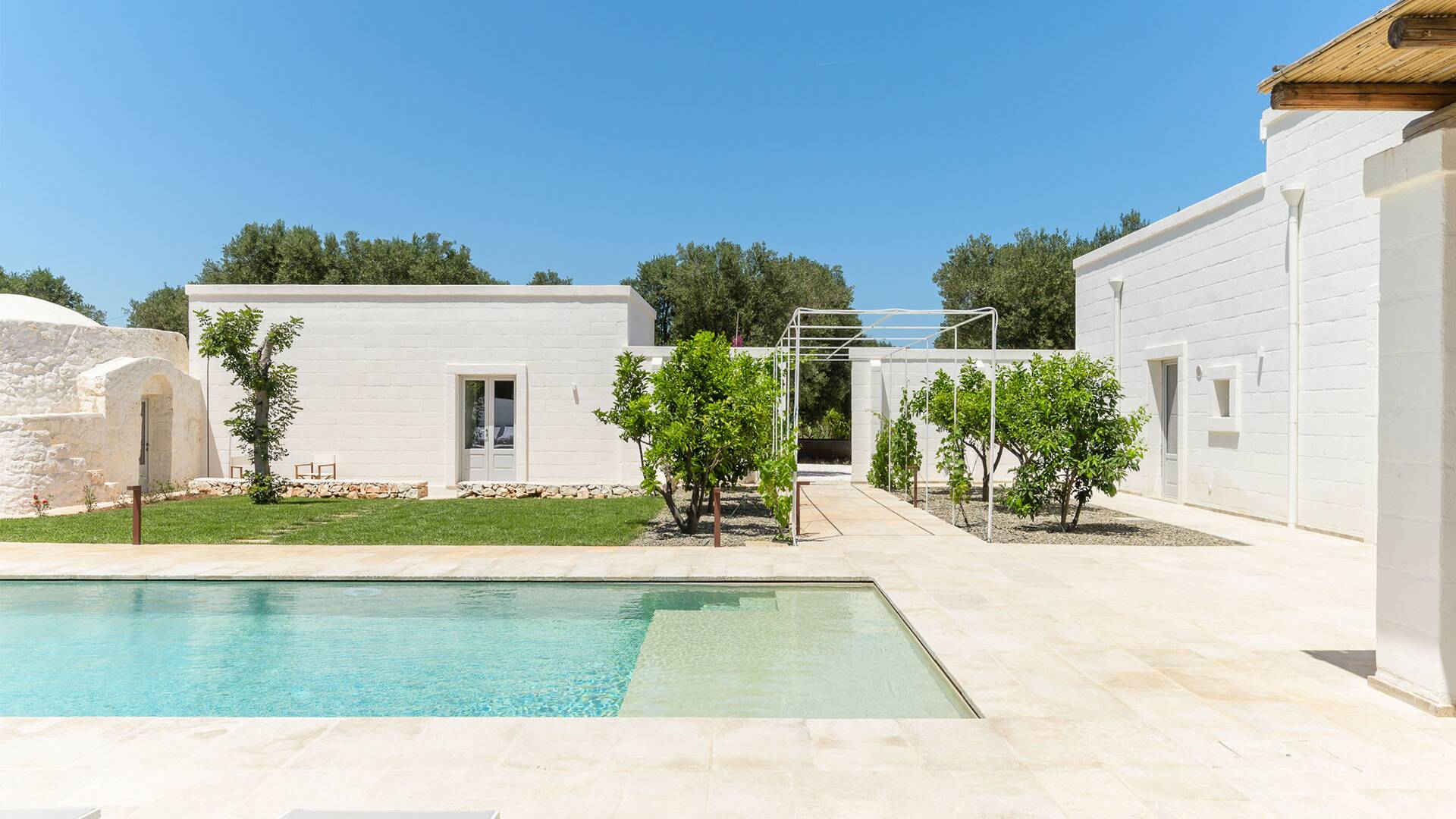 luxury villa Melarossa for weekly rentals in Puglia