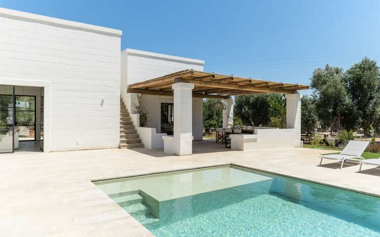 luxury villa Melarossa for weekly rentals in Puglia