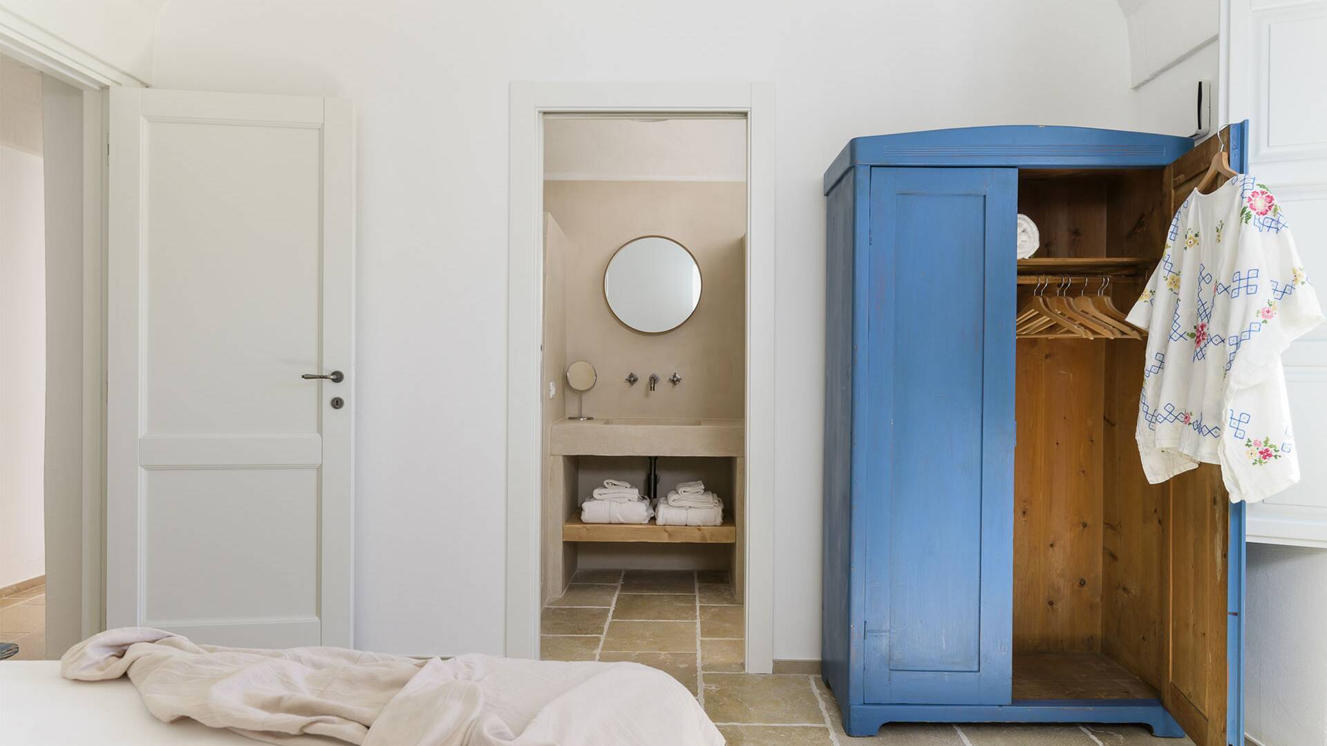 bedroom 3, en suite bathroom