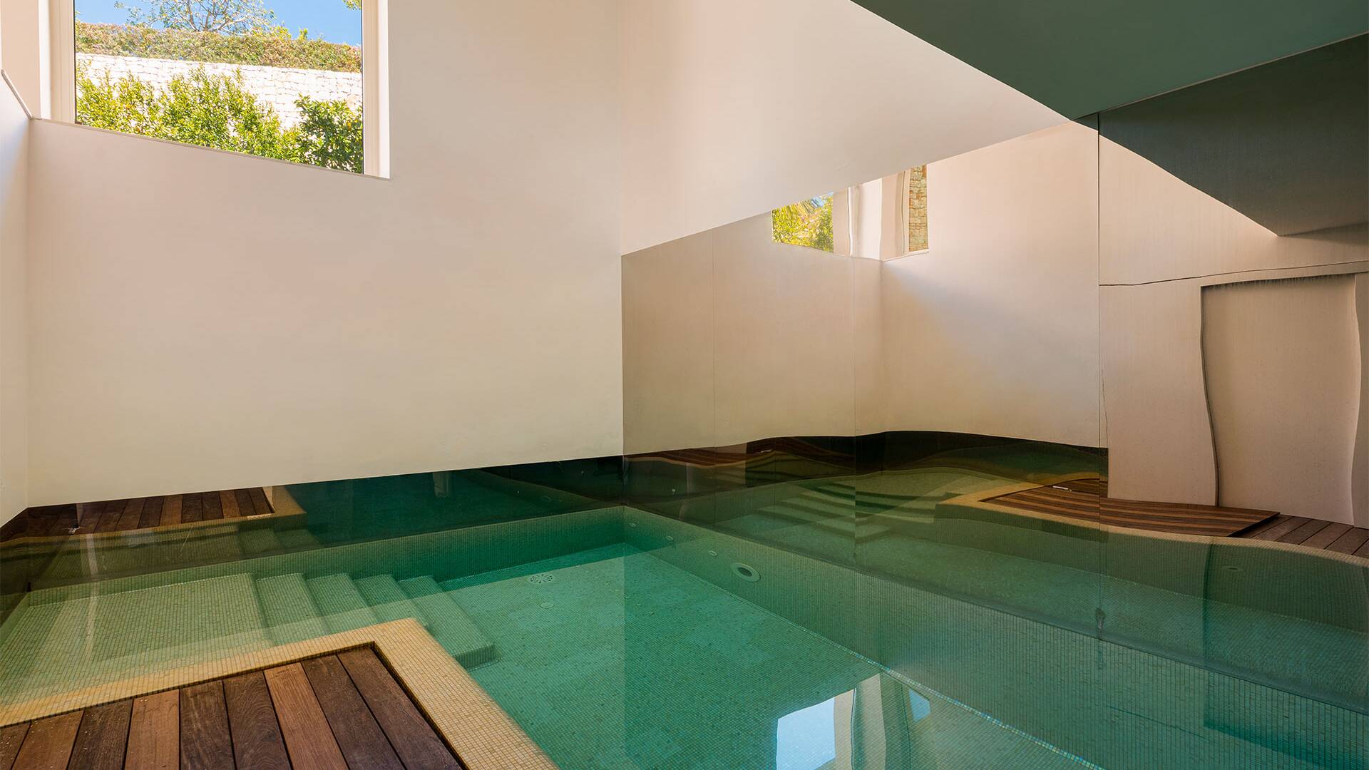 guest house, indoor pool