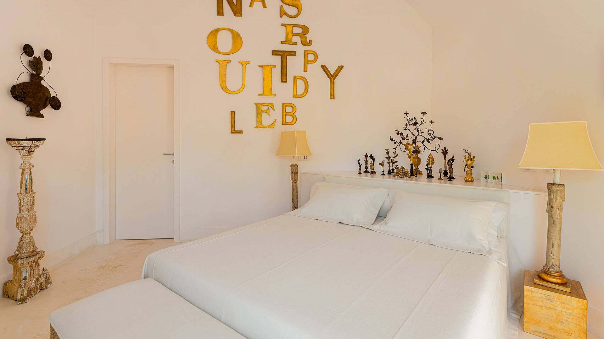 main villa, ground floor bedroom