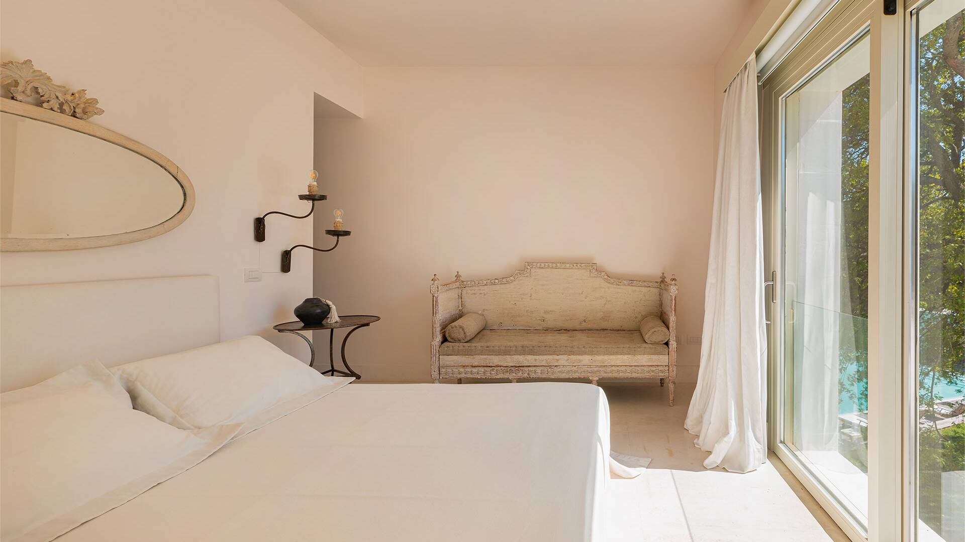 guest house, several steps up bedroom