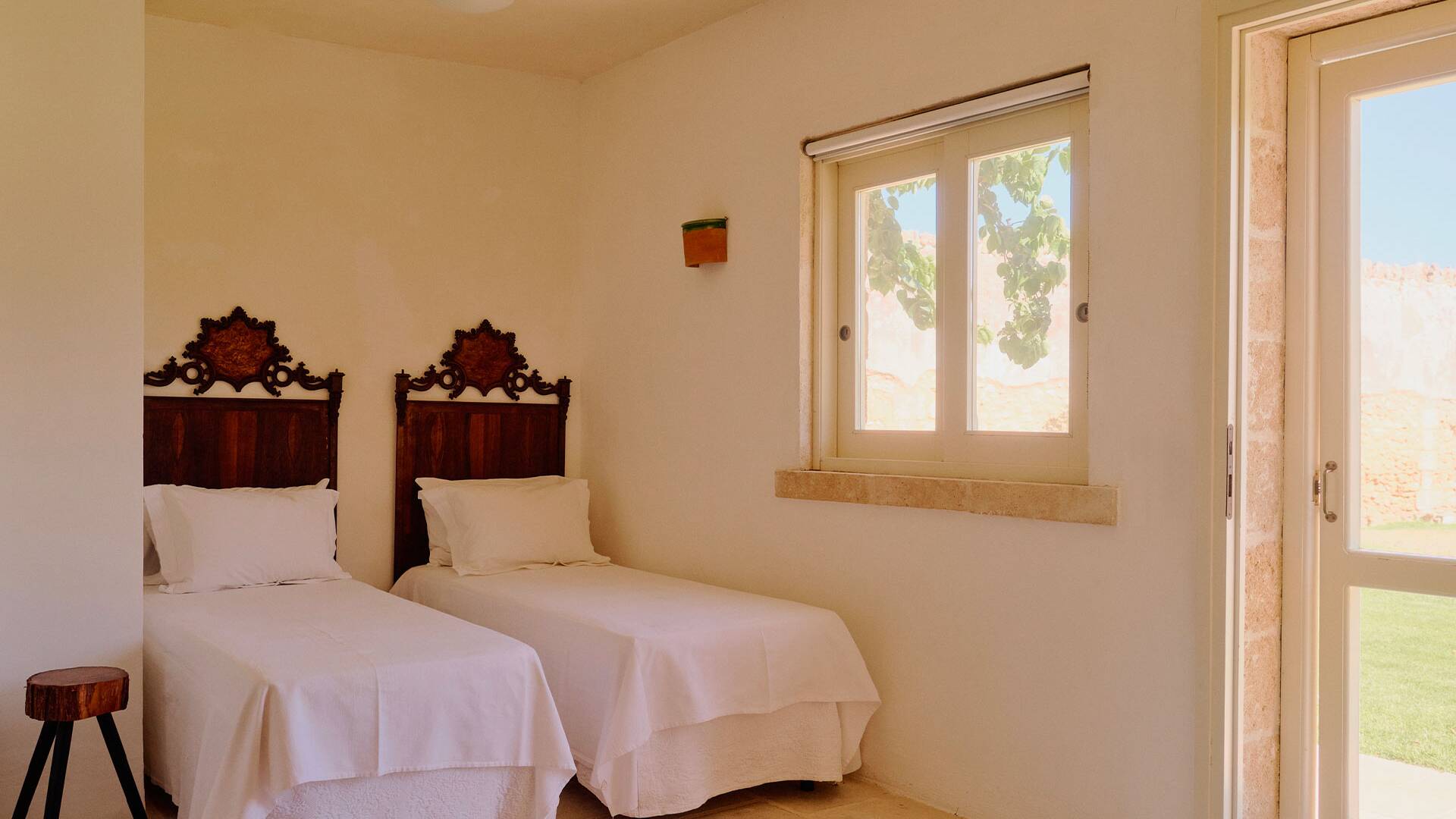 twin bedroom
