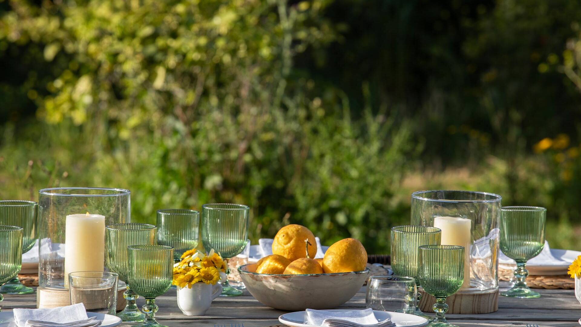 al fresco dining table