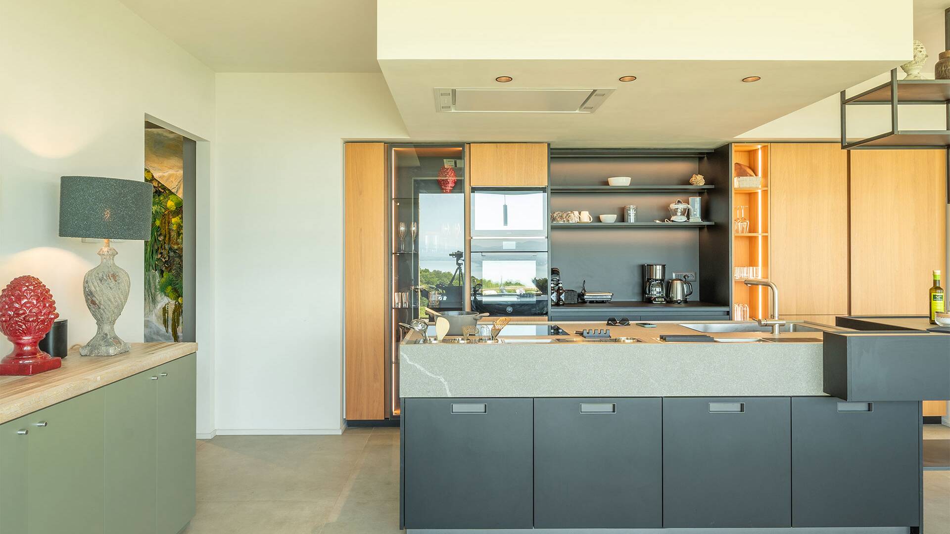 fully equipped kitchen