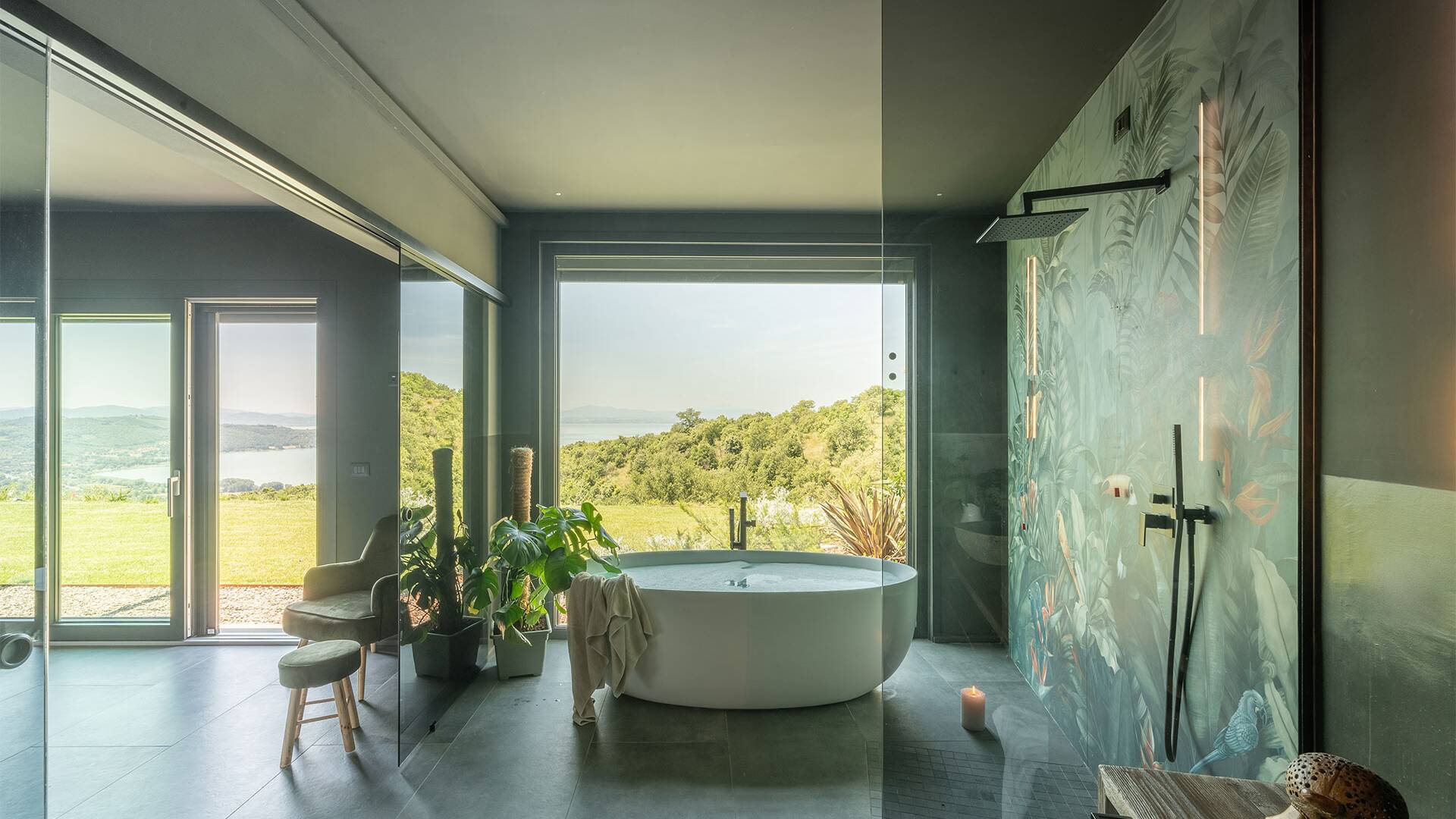 master bedroom, en suite bathroom