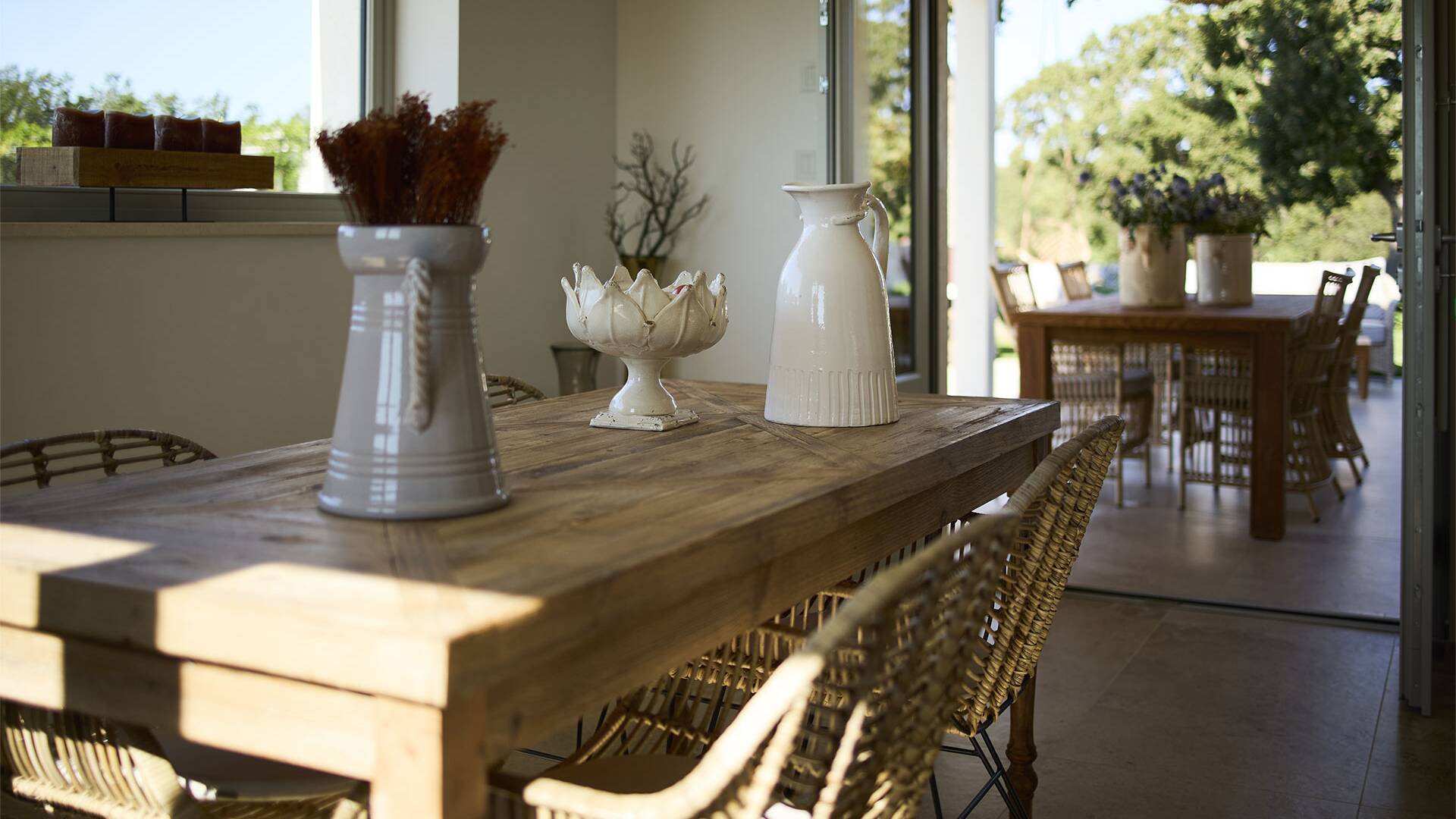 ground floor, dining room with direct access to outdoor