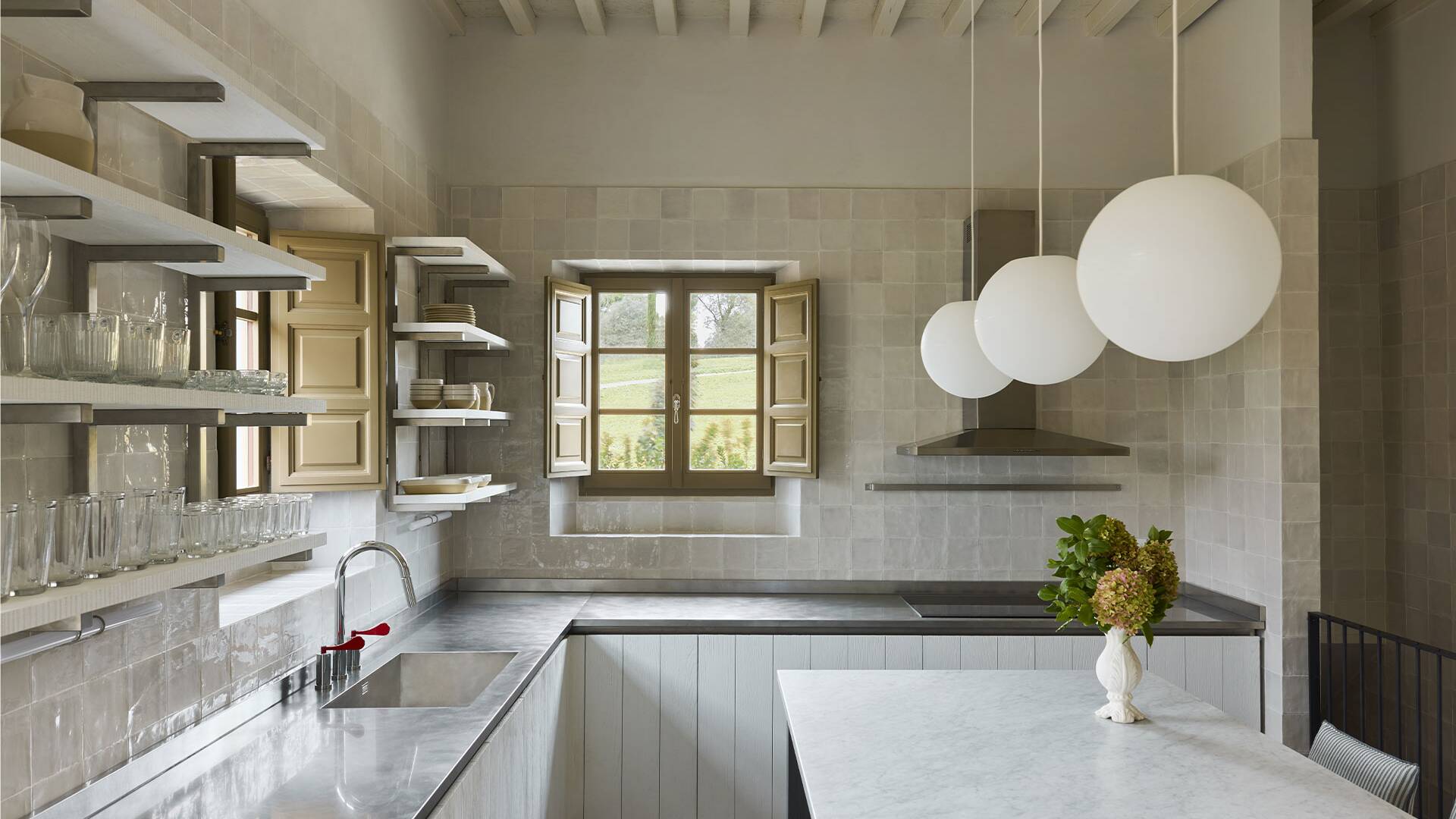 main villa, ground floor, fully equipped kitchen