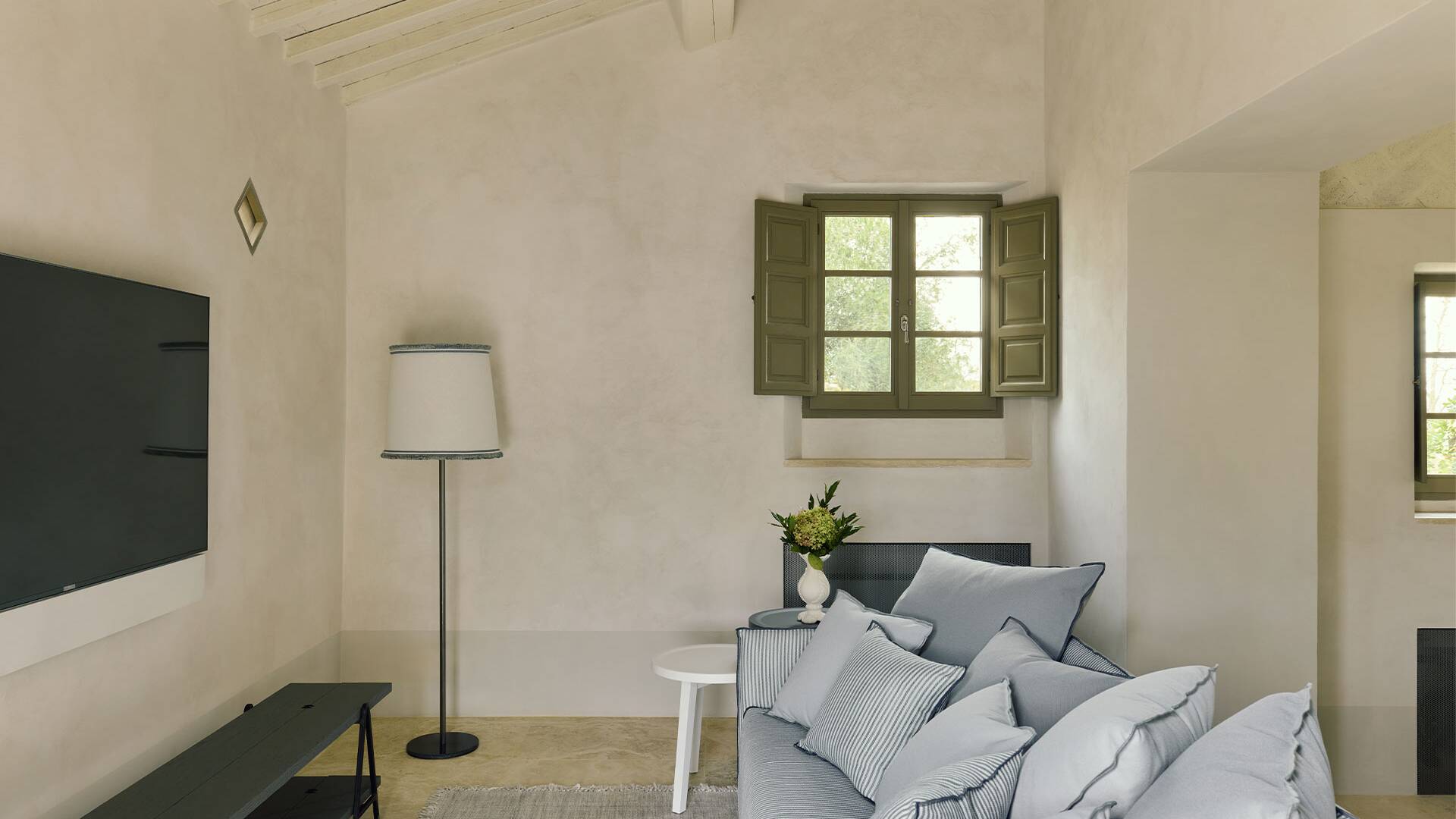 main villa, ground floor, TV room