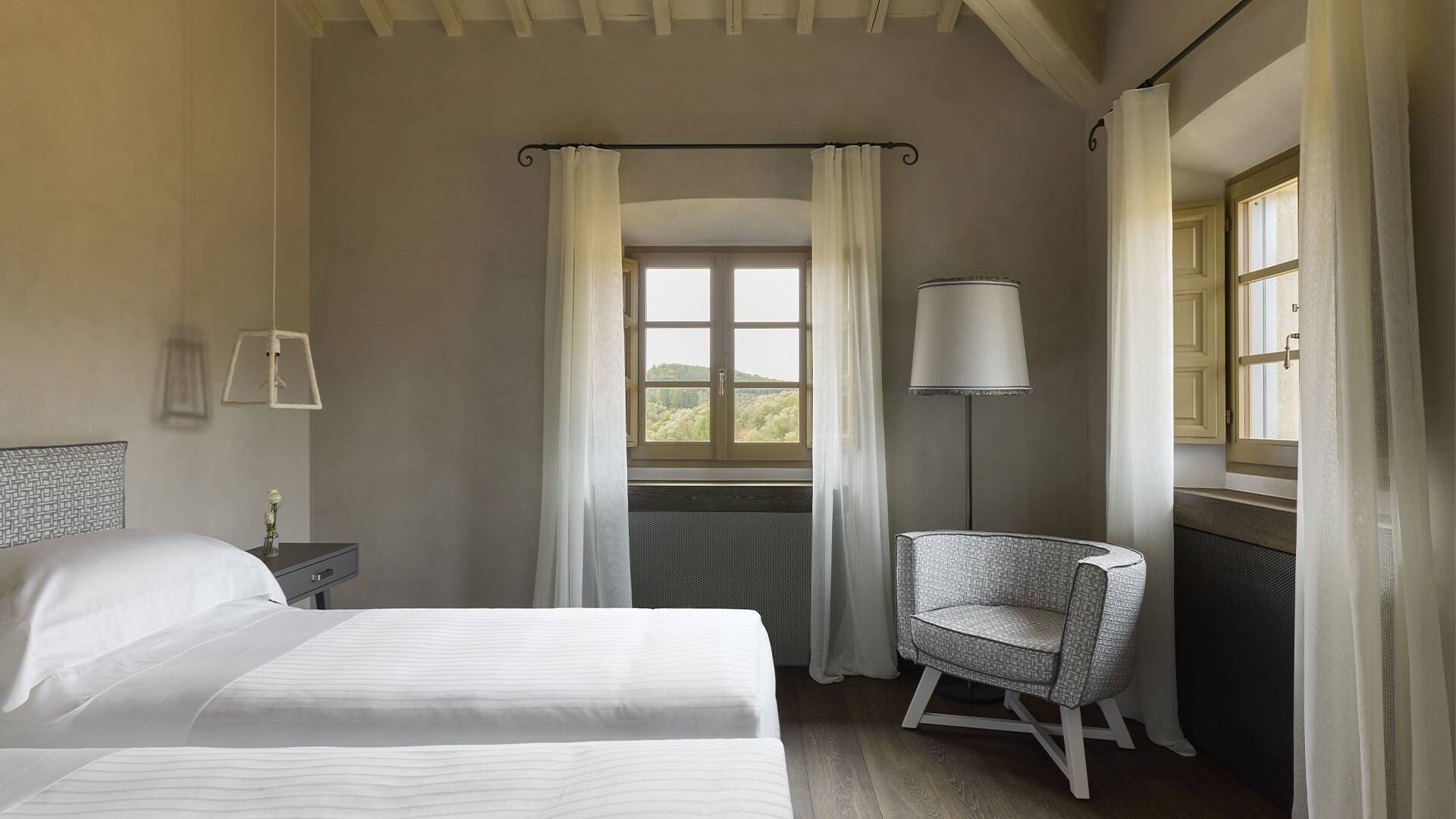 main villa, first floor twin bedroom 
