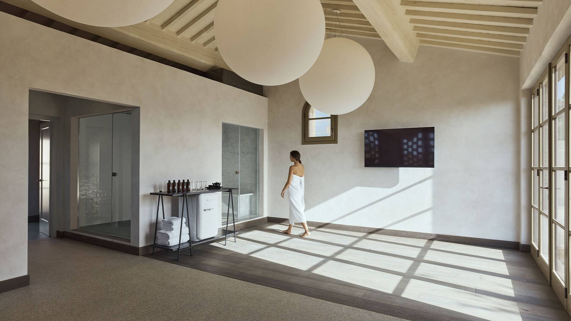 private spa and equipped gym 