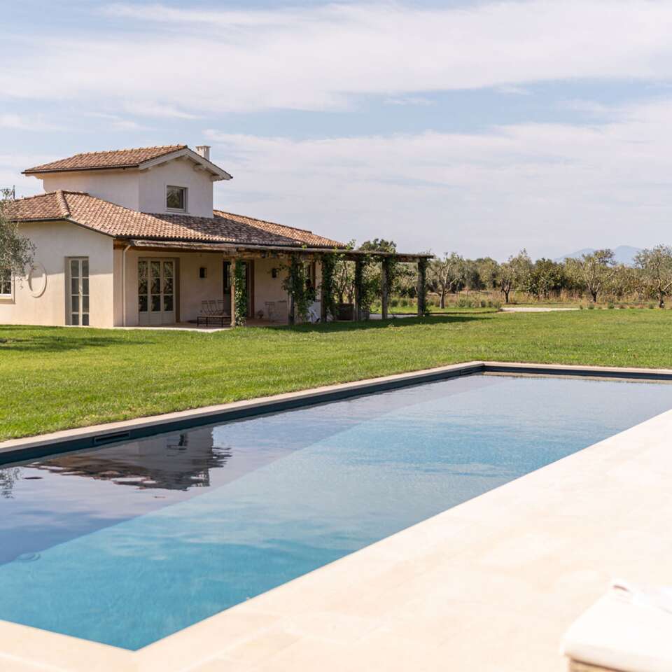 luxury vacation villa Serena for weekly rentals in Tuscany, Capalbio area