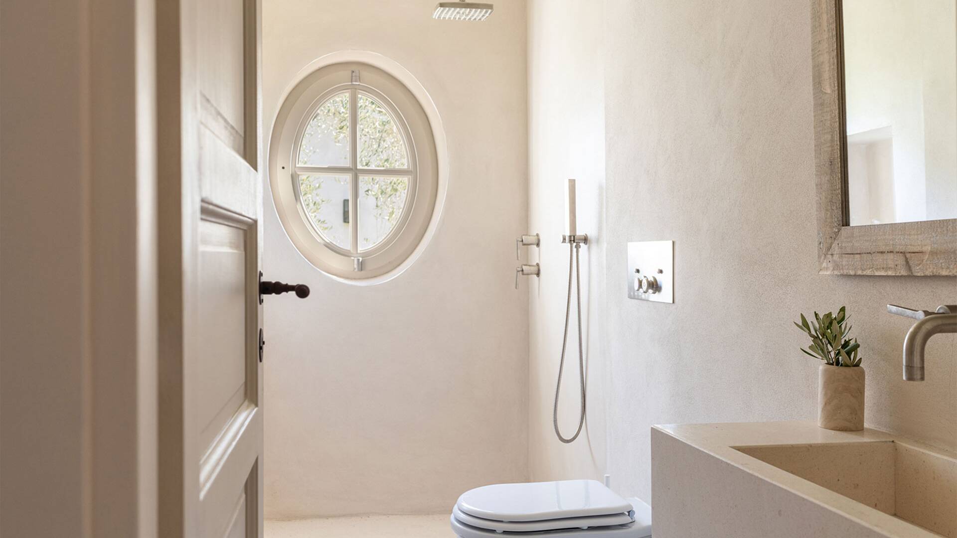 en suite bathroom, ground floor