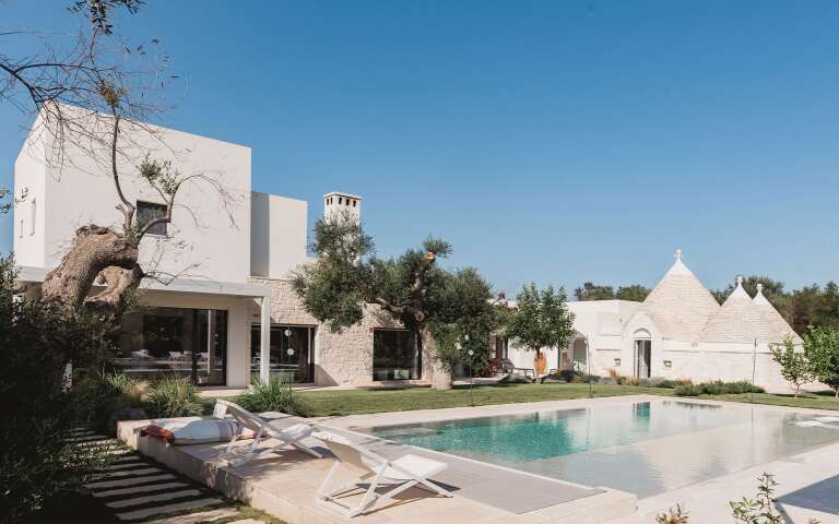 luxury  traditional trullo for weekly rentals