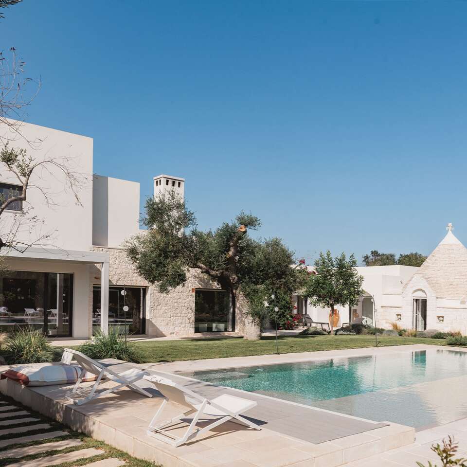 luxury  traditional trullo for weekly rentals