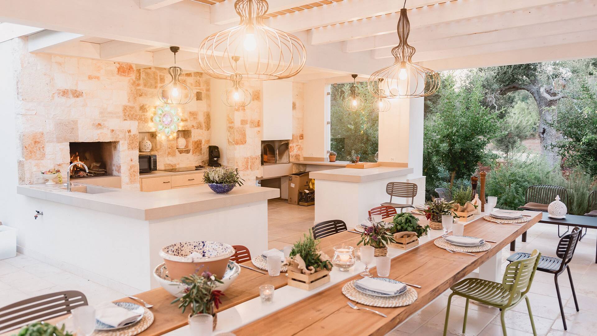 al fresco dining with kitchen and wood-fired oven 
