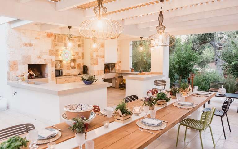 al fresco dining with kitchen and wood-fired oven 